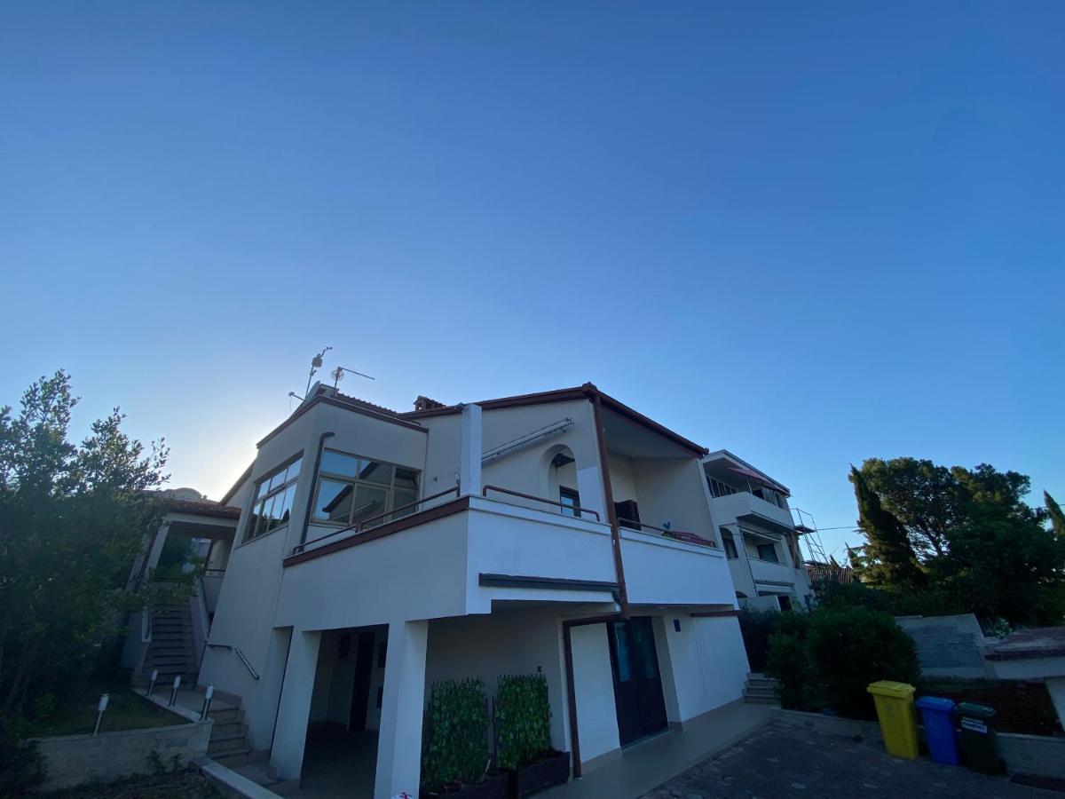 Cukon Holiday Home Premantura Esterno foto